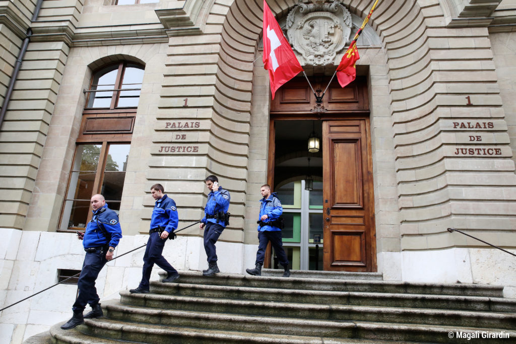 Policiers_PalaisJustice_4mai2015_©MagaliGirardin