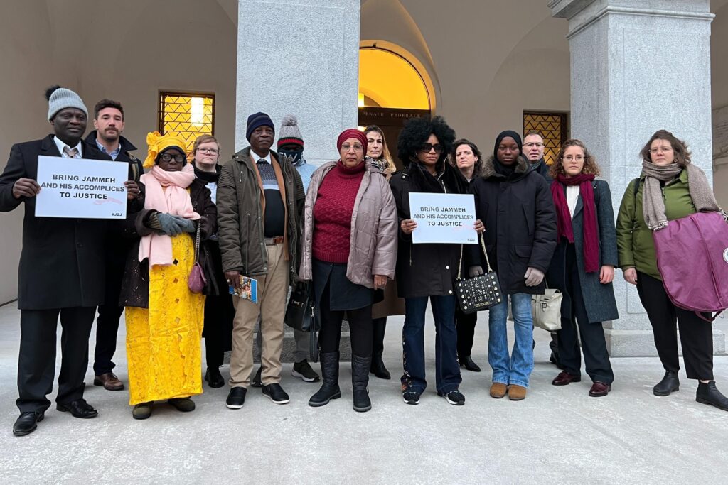 ©TRIAL International / plaintiffs, plaintiffs’ lawyers and TRIAL representatives before the Swiss Federal Criminal Court in Bellinzona.